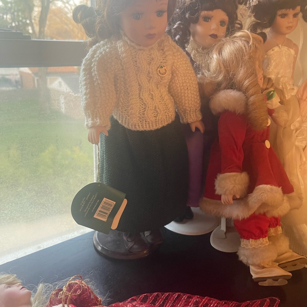 Porcelain dolls different styles - Picture 2 of 6